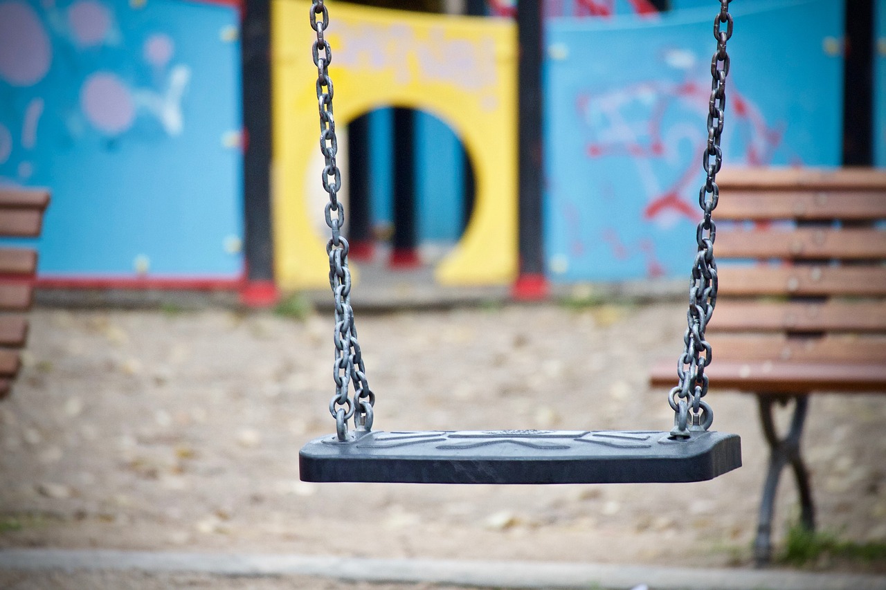 swing-3876779_1280
